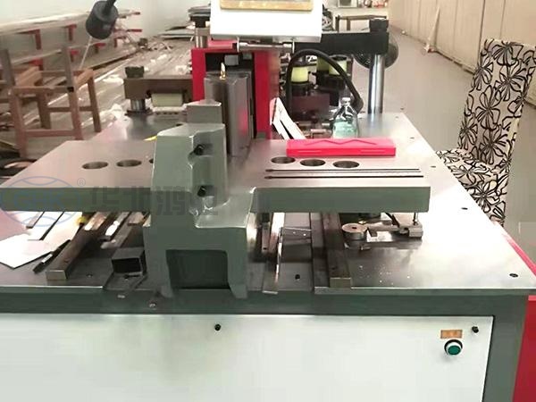 數(shù)控銅排折彎機