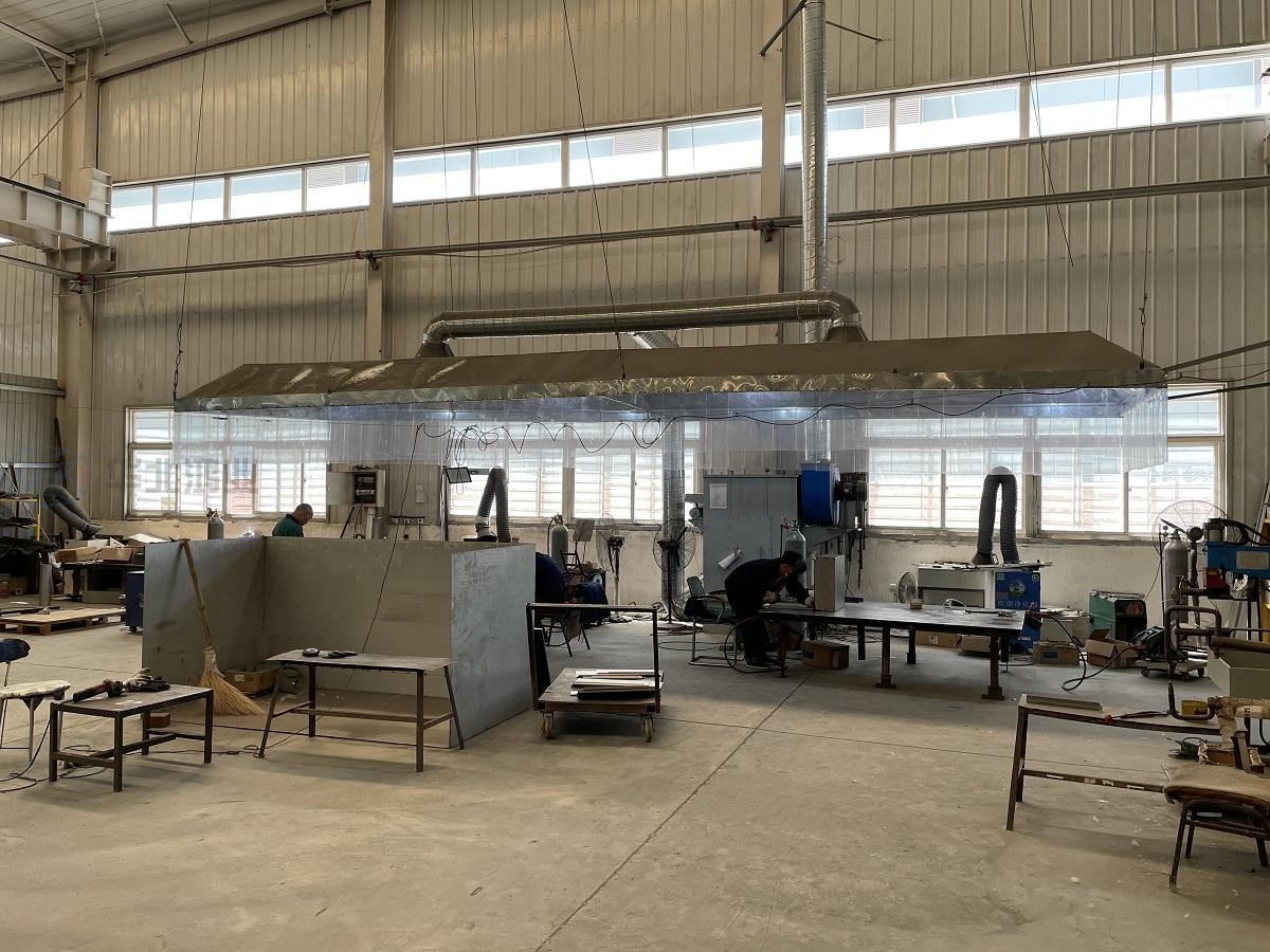 鈑金車間電焊區(qū)15